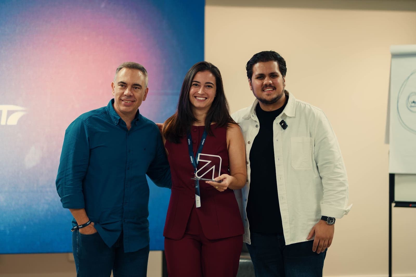 Entrega de troféu no encerramento
