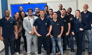 Acelerei realiza workshop de vendas consultivas para equipe da Thema Veículos em Juiz de Fora
